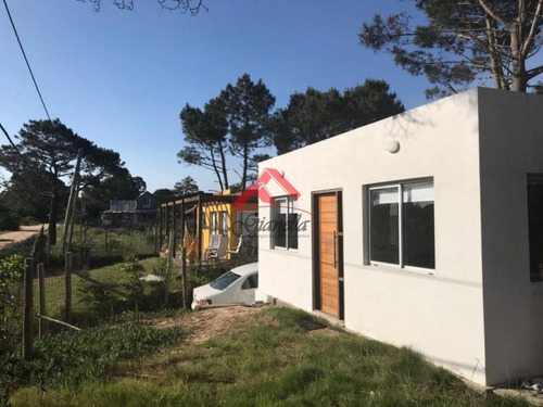 Venta De Casa 2 Dormitorios En Balneario Buenos Aires- Ref: 1639