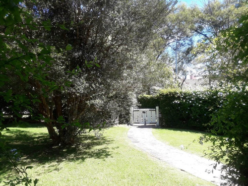 Imagen 5 de 24 de Importante Lote En Barrio Los Troncos Con Vivienda A Reciclar.