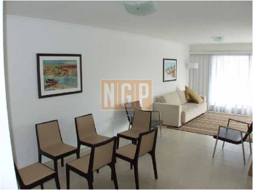Departamento En Punta Del Este, Torre Cuenta Con Todos Los Servicios.-ref:5923