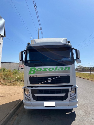 Imagem 2 de 12 de Volvo Fh 540 6x4 2014 Automático