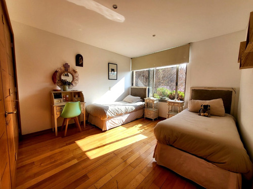 Colegio Everest/ Gran Casa 6 Dorm, 2 Salitas Estar, 1000 Mt2
