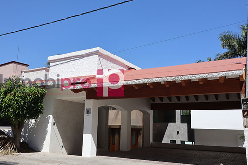Casa En Venta En Club De Golf Tabachines