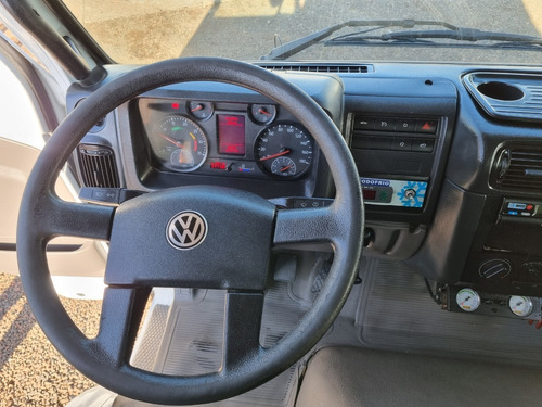 Imagem 14 de 14 de Vw 10-160 4x2 - 2015 (no Chassi Ou Com Bau)