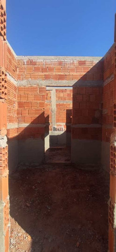 Construção Sendo Executada Pela Hall Imóveis, Vendida! - V8014