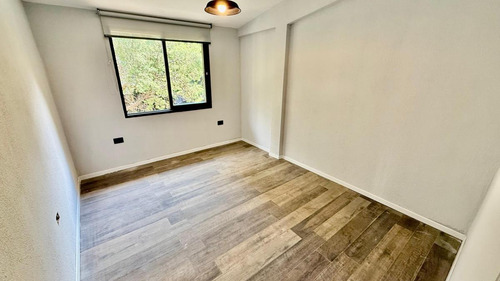 Casa Ph En Venta, Un Dormitorio, Patio, Cochera. Villa Del Lago, Carlos Paz.