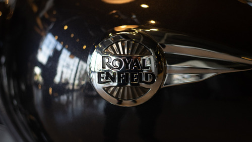 Royal Enfield Super Meteor 650 Astral Black 1° Servicegratis