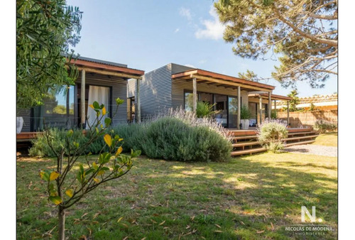 Se Vende En Arenas De José Ignacio, Casa De 5 Dormitorios En Suite.