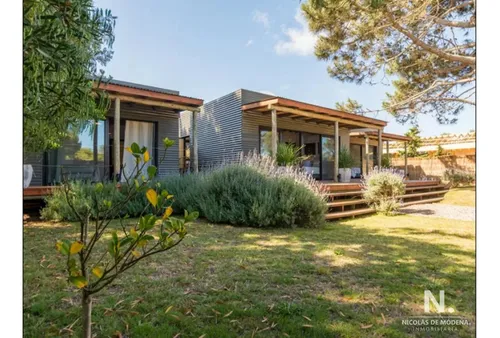comprar Se Vende En Arenas De José Ignacio, Casa De 5 Dormitorios En Suite.