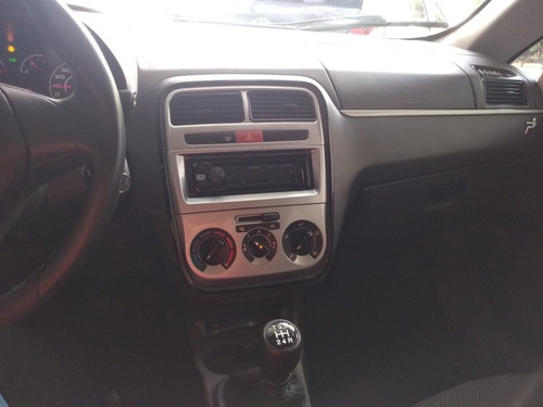 Fiat Punto Attractive 1.4 (flex) - Completo