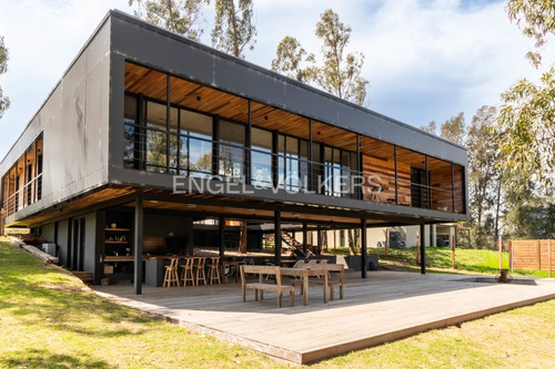 Casa De Diseño Contemporáneo En Venta Id 5678