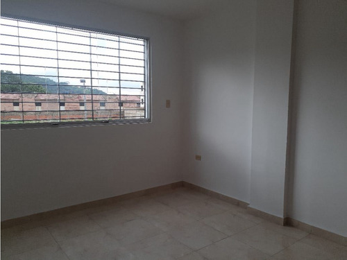 Apartoquinta En El Manantial Tcl