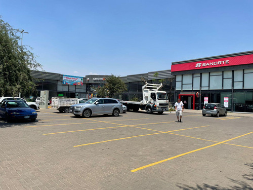 Local En Venta Y Renta Plaza Bajío, Blvd. Hermanos Aldama 104 M2