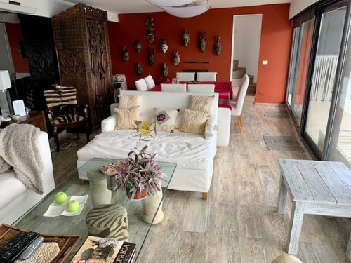 Apartamento Penthouse En Venta Con Vista Tres Dormitorios- Ref: 3221
