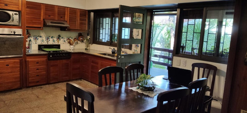 Impecable Casa En La Mejor Zona Del Partido