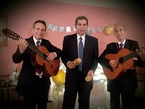 Grupo Trio Romantico Serenata Boleros Y Son04142717659