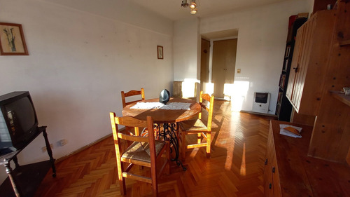 Imagen 2 de 10 de Departamento 2 Ambientes En Venta En La Boca