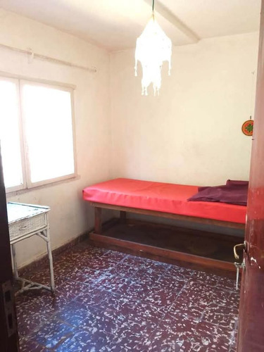 Vendo Casa 4 Ambientes C/amplio Terreno Y Cochera Cubierta