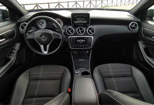 Imagem 12 de 14 de Mercedes-benz Classe A 2015 1.6 Urban Turbo 5p