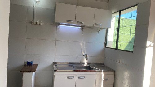 Alquiler Apartamento 2 Dorm. Con Local Comercial, Pando.