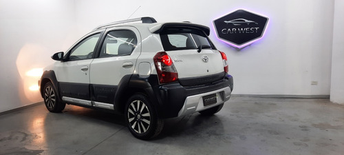 Toyota Etios Cross 1.5 2015 Carwestok