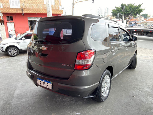 Imagem 7 de 15 de Chevrolet Spin Ltz 2013 Cinza 7 Lugares 1.8 Flex Automático