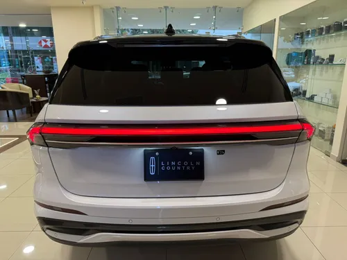 Lincoln Nautilus Jet Black Hibrida 2025