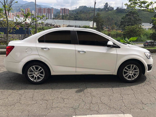 Chevrolet Sonic 2015 1.6 Lt 5 P