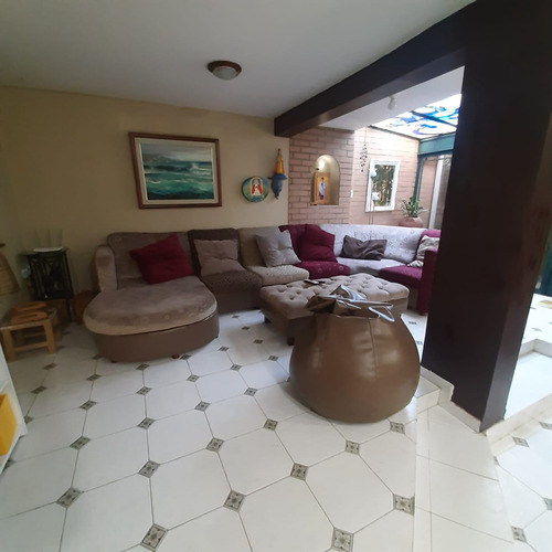 Se Vende Hermoso Th En La Urb Bello Campo Ve02-1391zn-yabi