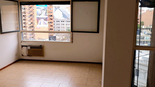 Departamento En Venta De 2 Dormitorios Al Frente Del Paseo Buen Pastor En Barrio Nueva Córdoba.