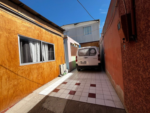 Se Vende Casa En Pasaje Los Manzanos Con Guindales Alto Hosp