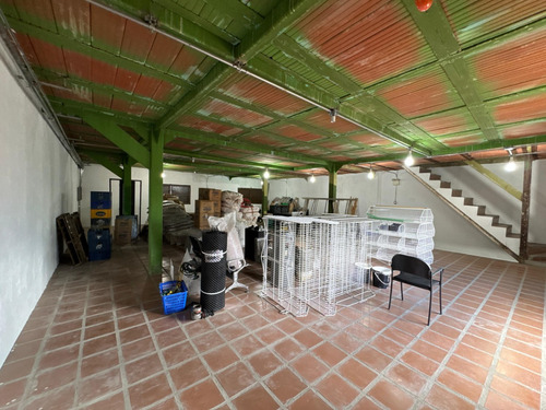 Local Comercial En Alquiler Zona Colonial De Petare 540 Mts