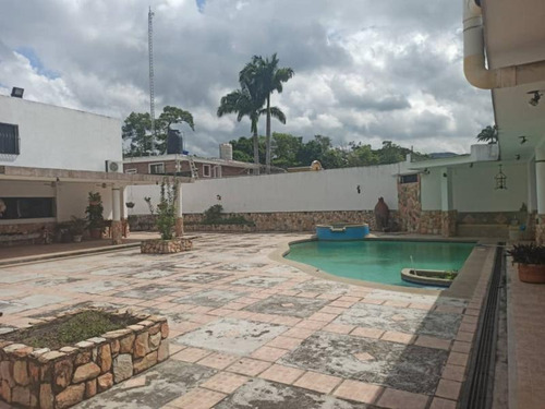 Imagen 15 de 16 de Adriana Atienzo Vende | Casa En Urb. Guaparo (lemc-442)