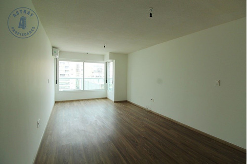 Apartamento En Venta - Monoambiente En Pocitos (ref: Ast-722)