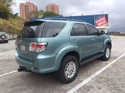 Imagen 4 de 8 de Toyota Fortuner 4x4 Automático Blindada