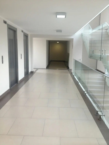 Oficina En Edificio Studio Office, Calle Baquedano.