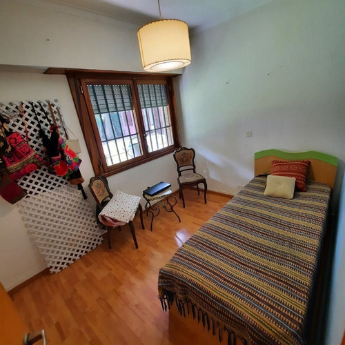 Imagen 20 de 30 de Impecable Chalet En Barrio Parque Luro