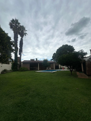 Casa Venta Arguello Amplia 3 Dormitorios Patio Enorme Pileta
