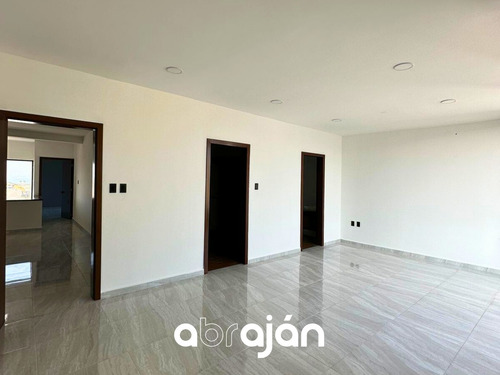 Se Vende Casa Con Alberca Privada En Veracruz, En Residencial Lomas Del Sol De La Riviera Veracruzana