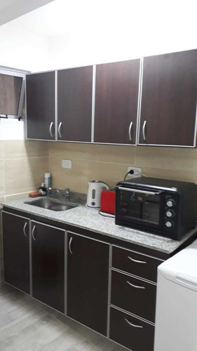 Alquilo Temporario En Almagro, Monoambiente, 2 Pax