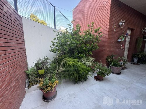 Venta Casa En Mataderos Albariño 900 - 5 Ambs Patio, Garage, Terraza
