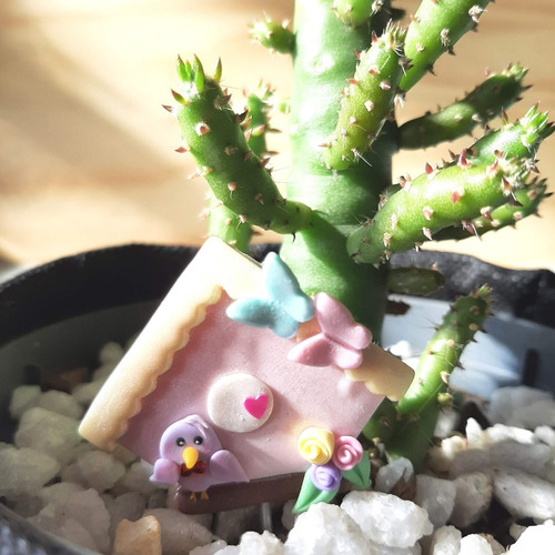 Imagem 1 de 5 de Pingente Decorativo Pra Vaso - Casinha
