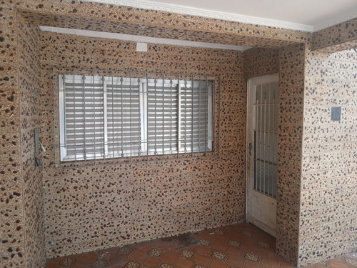Duas Casas À Venda Ótima Localização Na Penha!