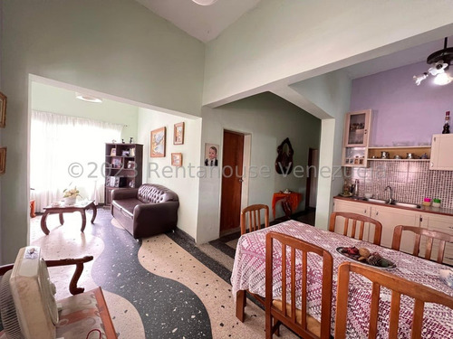 Casa En Venta, Urb. Bermudez, Maracay 24-28808 Wjo