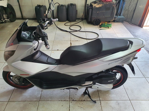 Imagem 2 de 7 de Honda Pcx 150 Automática