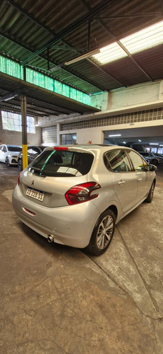 Peugeot 208 1.6 Feline