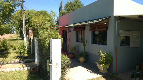 Casa De 2 Dormitorios ,1 Baño , Garage, Churrasquera Y Patio