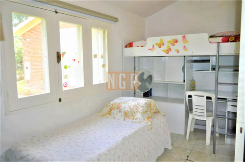 Chalet En Paradas 3000 M2 Terreno