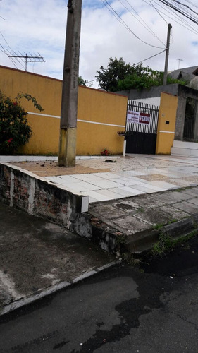 Imagem 7 de 14 de Terreno Com 3 Casas