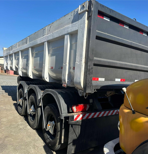 Carreta Caçamba 3 Eixos 20 Metros Cúbicos