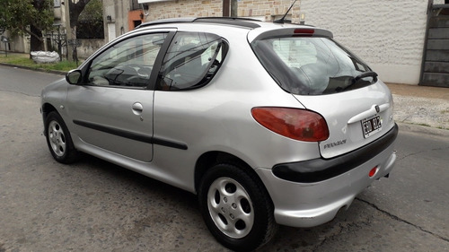 Peugeot 206 2002 1.6 Quiksilver
